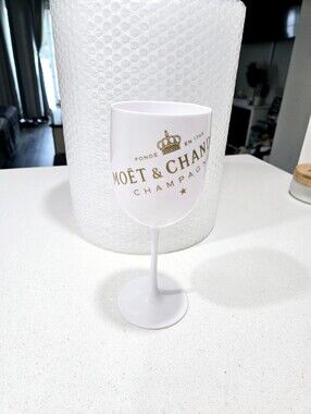 NEW Moet & Chandon Champagne Wine Glass